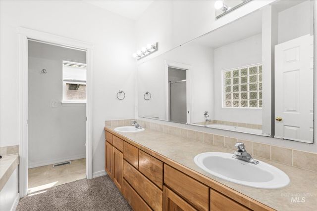 6270 N Sparkford Way, Boise, ID 83713
