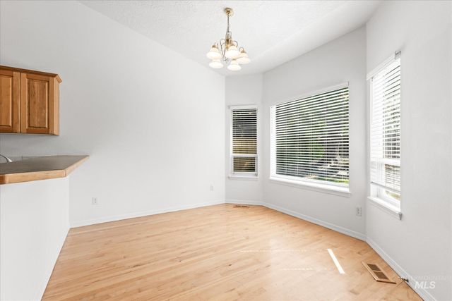 6270 N Sparkford Way, Boise, ID 83713