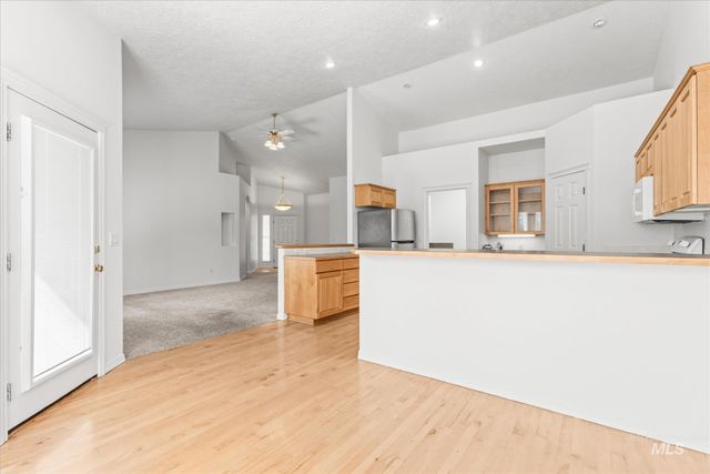 6270 N Sparkford Way, Boise, ID 83713