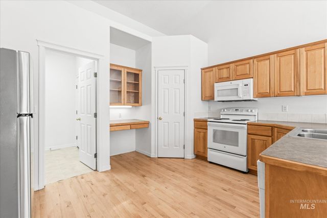 6270 N Sparkford Way, Boise, ID 83713