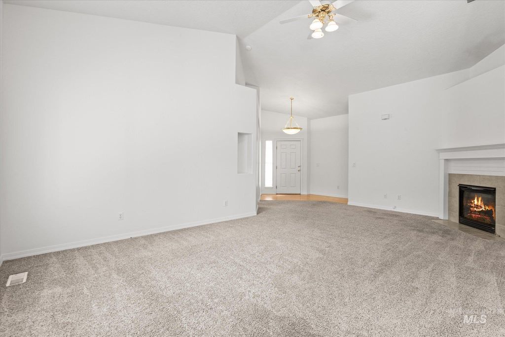 6270 N Sparkford Way, Boise, ID 83713 photo 4