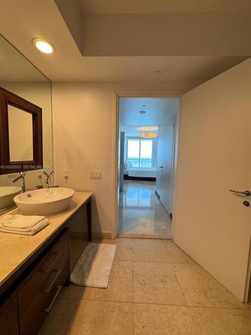 450 Alton Rd 3505, Miami Beach, FL 33139