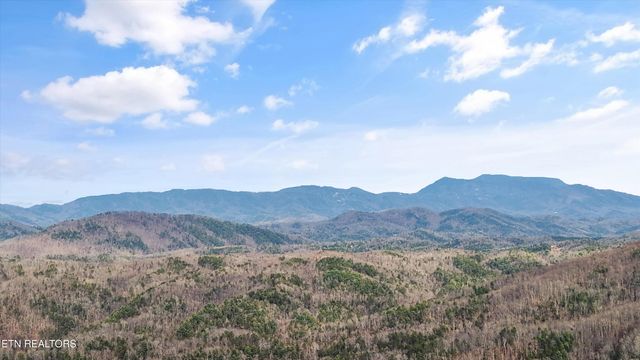 Locke Ridge Way, Sevierville, TN 37876