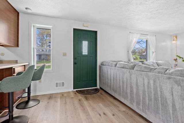 121 Prospect Street, Plainwell, MI 49080