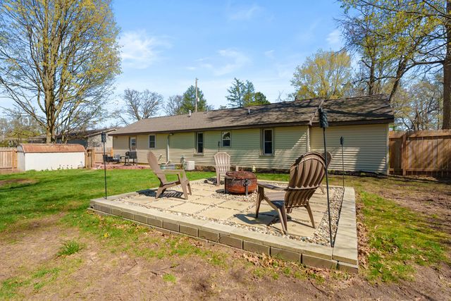 121 Prospect Street, Plainwell, MI 49080