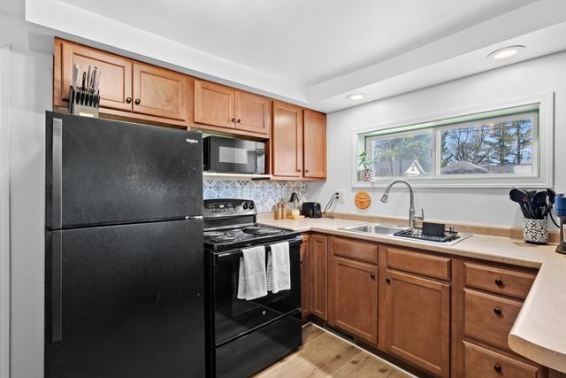 121 Prospect Street, Plainwell, MI 49080