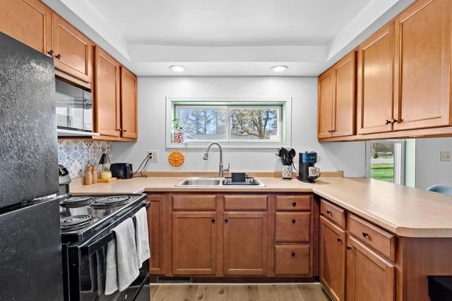 121 Prospect Street, Plainwell, MI 49080