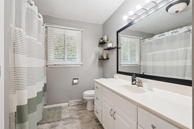 243 Maureen Avenue, Dickeyville, WI 53808