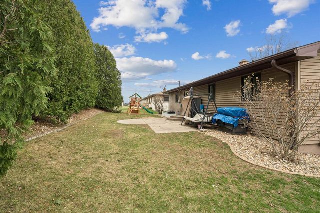 243 Maureen Avenue, Dickeyville, WI 53808