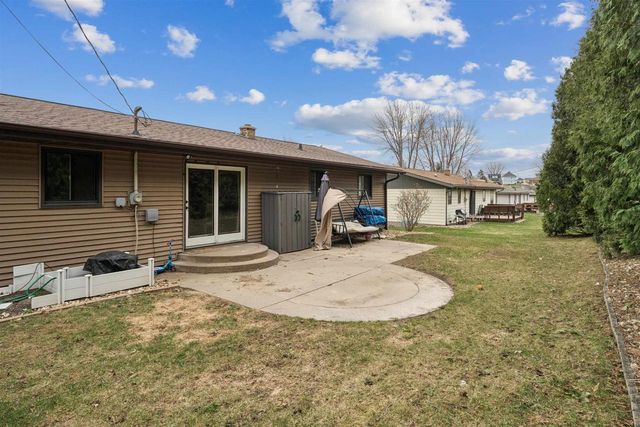 243 Maureen Avenue, Dickeyville, WI 53808