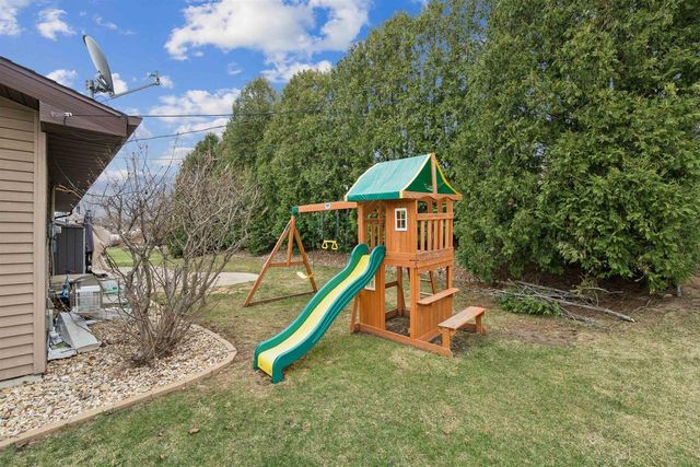 243 Maureen Avenue, Dickeyville, WI 53808