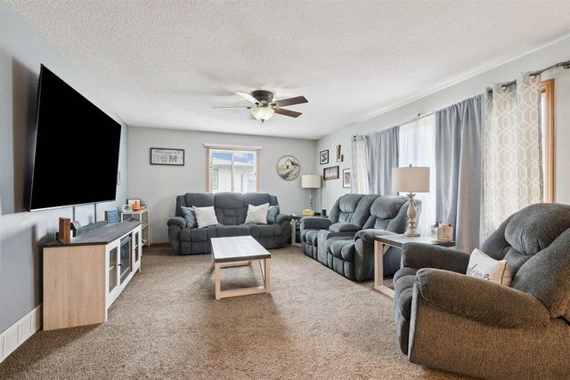 243 Maureen Avenue, Dickeyville, WI 53808