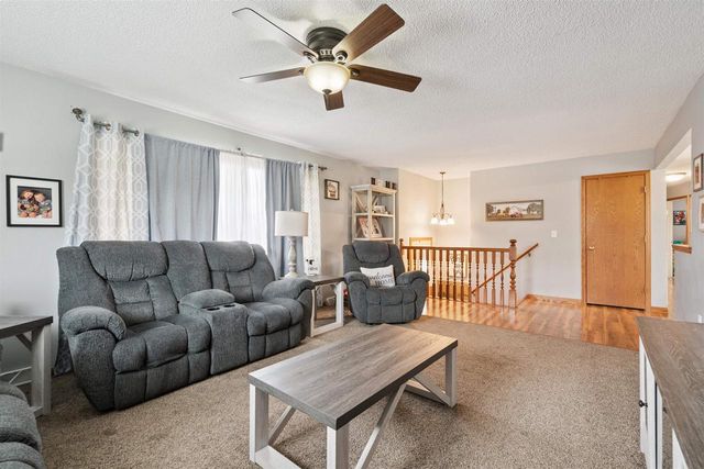 243 Maureen Avenue, Dickeyville, WI 53808