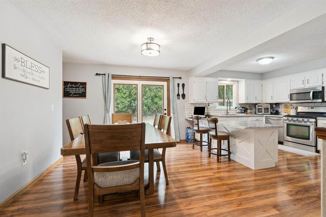 243 Maureen Avenue, Dickeyville, WI 53808