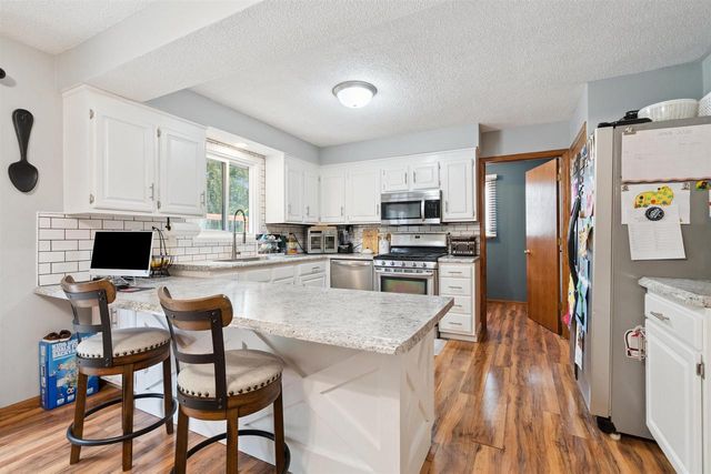 243 Maureen Avenue, Dickeyville, WI 53808