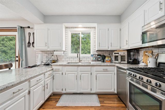 243 Maureen Avenue, Dickeyville, WI 53808