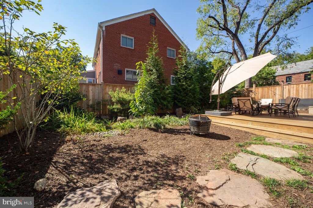 4516 45TH ST NW, Washington, DC 20016