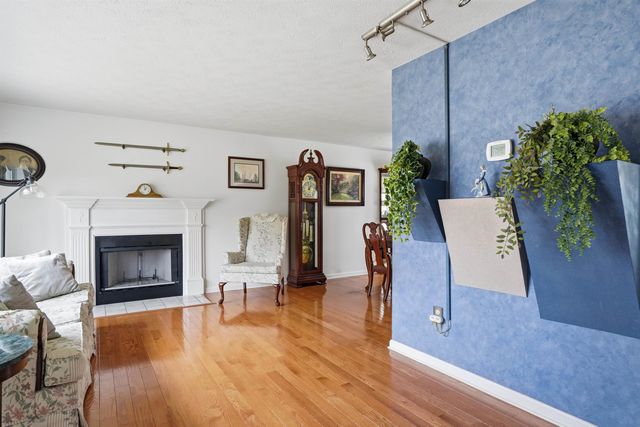 2 Freshwater Court, Nashua, NH 03060