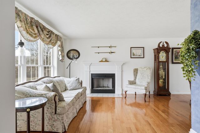 2 Freshwater Court, Nashua, NH 03060