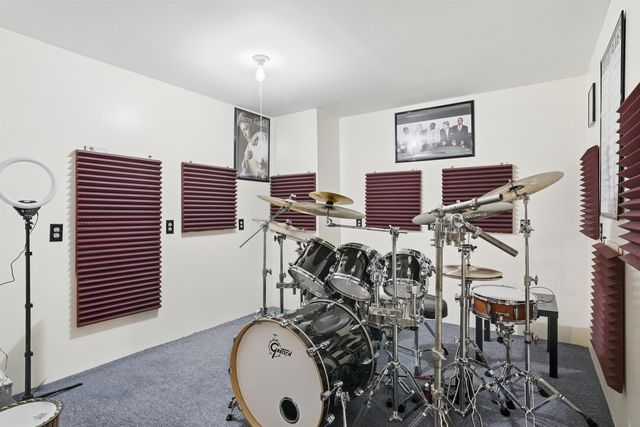 2 Freshwater Court, Nashua, NH 03060