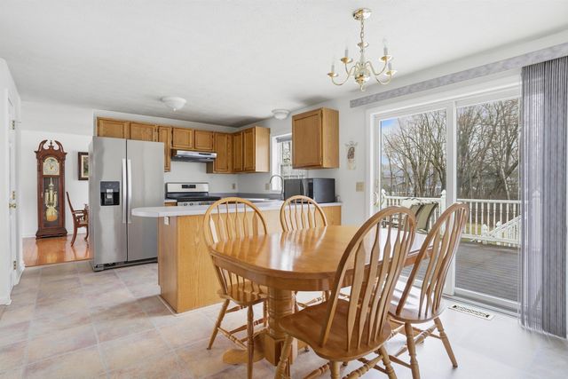 2 Freshwater Court, Nashua, NH 03060