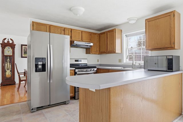 2 Freshwater Court, Nashua, NH 03060