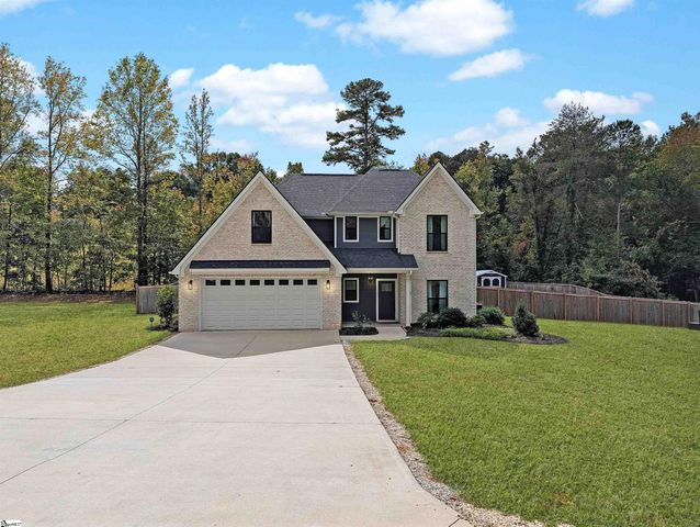 11 Echo Drive, Travelers Rest, SC 29690