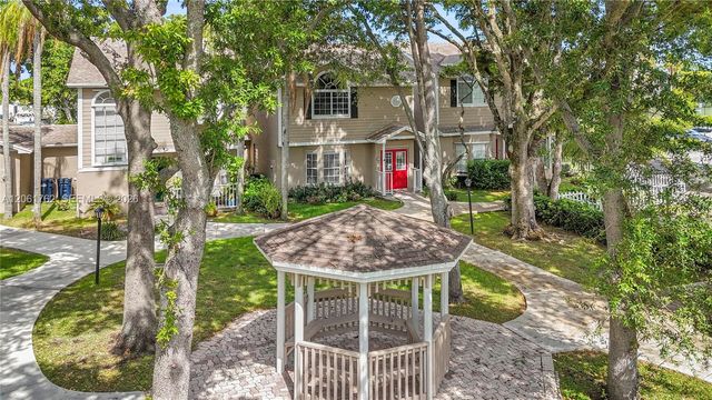 12201 SW 148th St 201, Miami, FL 33186