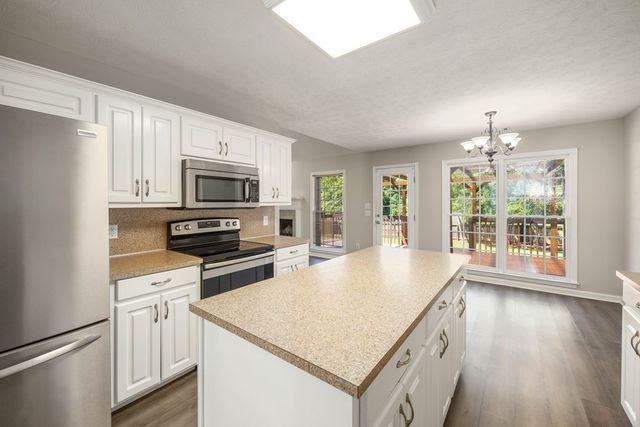 187 Mountain View Road, Hamilton, GA 31811