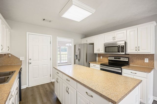 187 Mountain View Road, Hamilton, GA 31811
