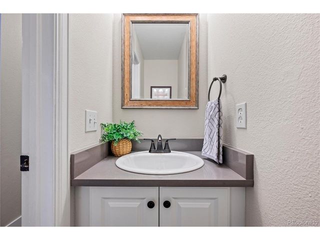 14252 E Hawaii Cir B, Aurora, CO 80012