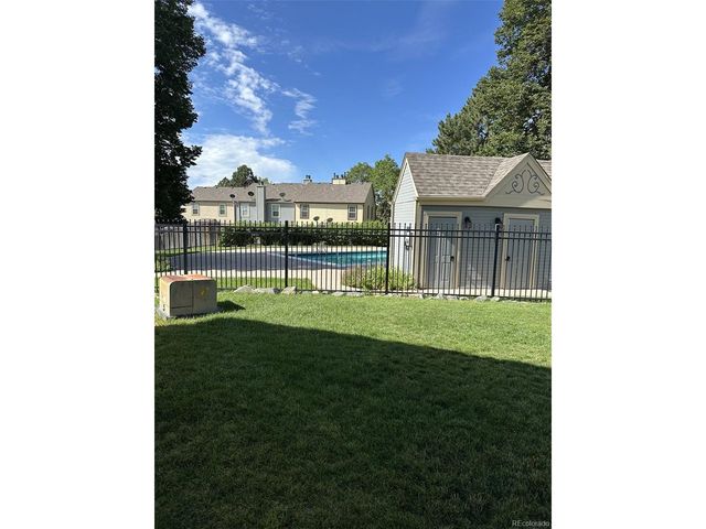 14252 E Hawaii Cir B, Aurora, CO 80012