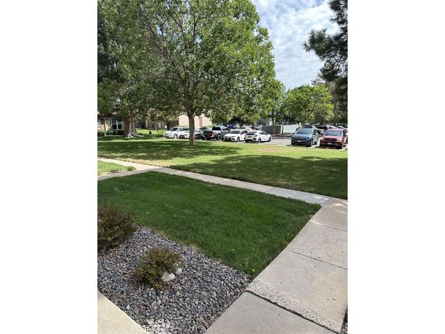 14252 E Hawaii Cir B, Aurora, CO 80012