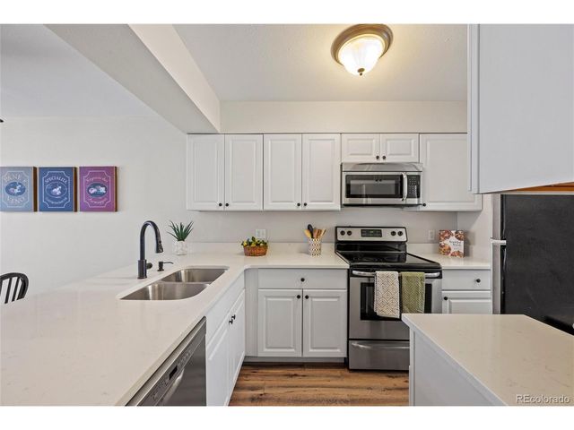 14252 E Hawaii Cir B, Aurora, CO 80012