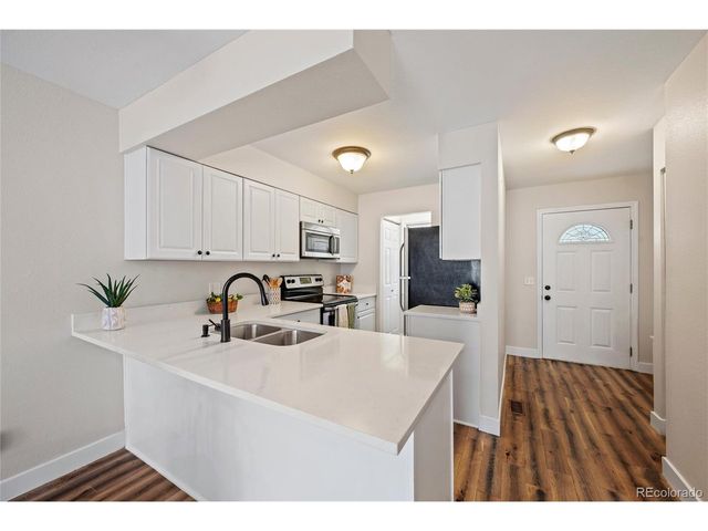 14252 E Hawaii Cir B, Aurora, CO 80012
