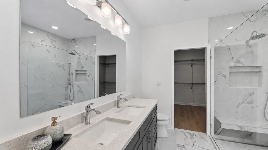 Image 23 of property listing at 2115 Stonington Court, Naperville, IL 60564