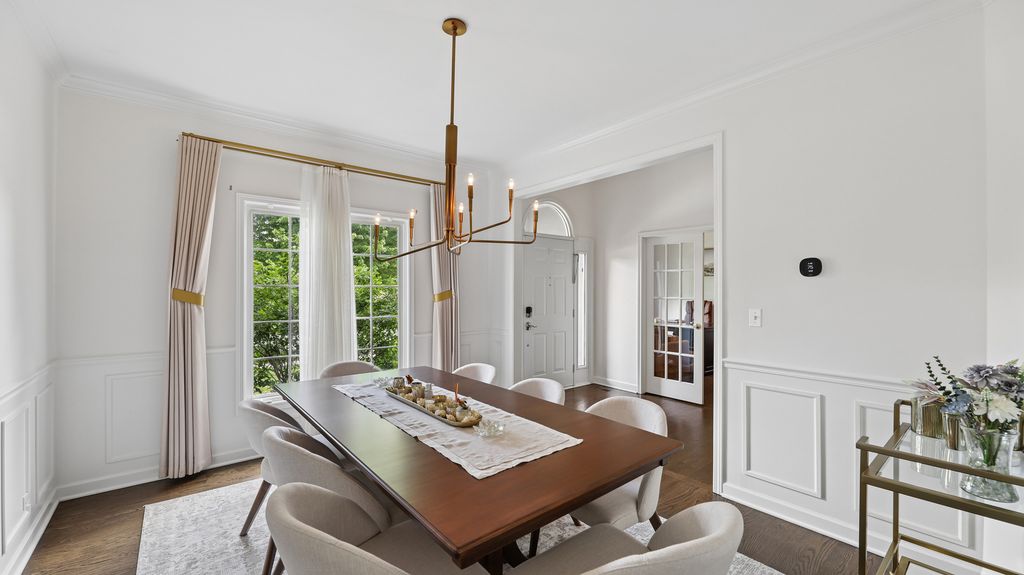 Image 10 of property listing at 2115 Stonington Court, Naperville, IL 60564