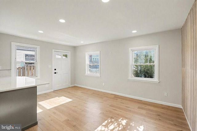 40 E REED AVE, Alexandria, VA 22305