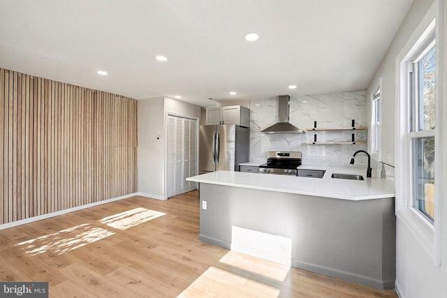 40 E REED AVE, Alexandria, VA 22305