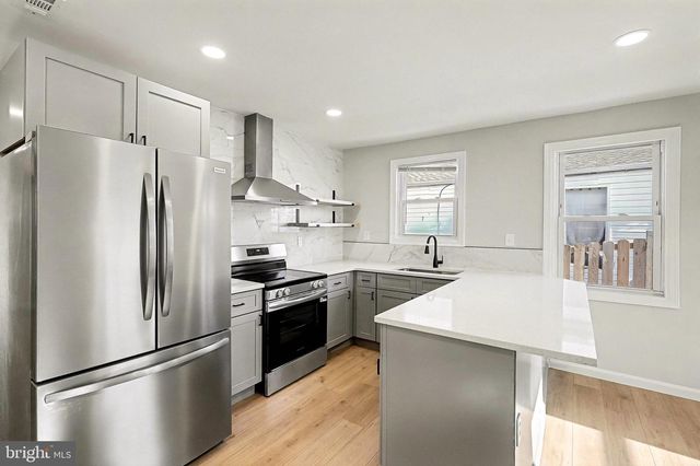 40 E REED AVE, Alexandria, VA 22305