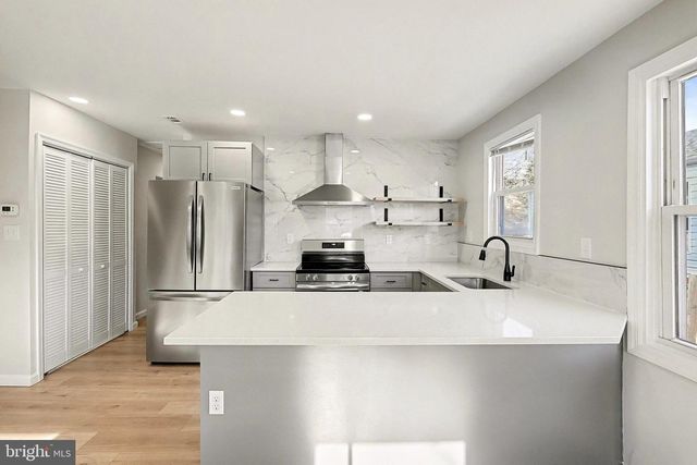 40 E REED AVE, Alexandria, VA 22305