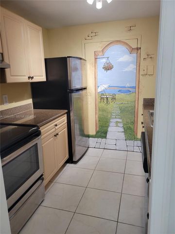 2020 NE 135th St 904, North Miami, FL 33181