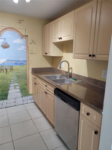 2020 NE 135th St 904, North Miami, FL 33181