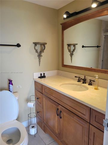 2020 NE 135th St 904, North Miami, FL 33181