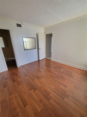 2020 NE 135th St 904, North Miami, FL 33181