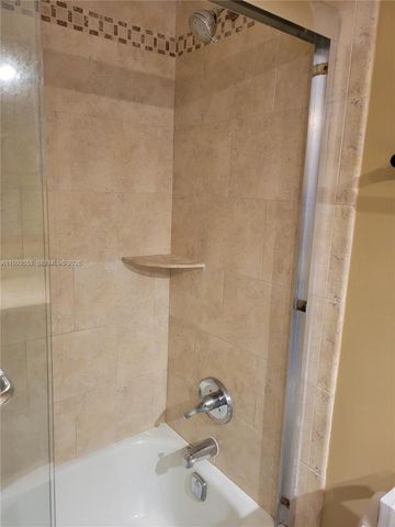 2020 NE 135th St 904, North Miami, FL 33181