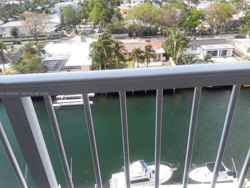 2020 NE 135th St 904, North Miami, FL 33181