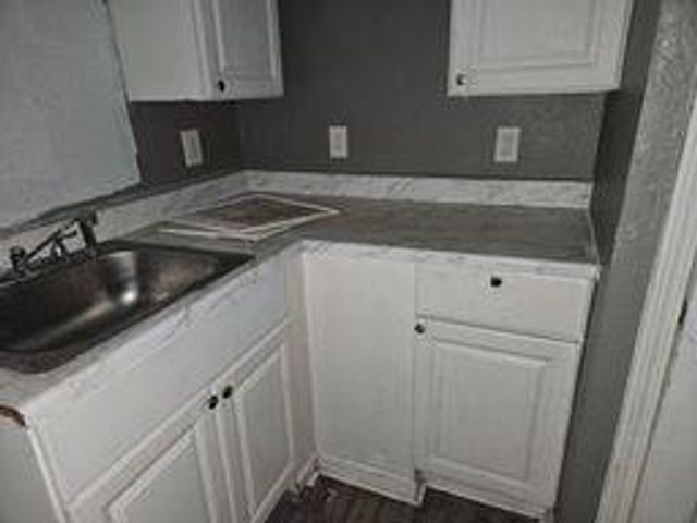 2647 Denver Avenue, Kansas City, MO 64127