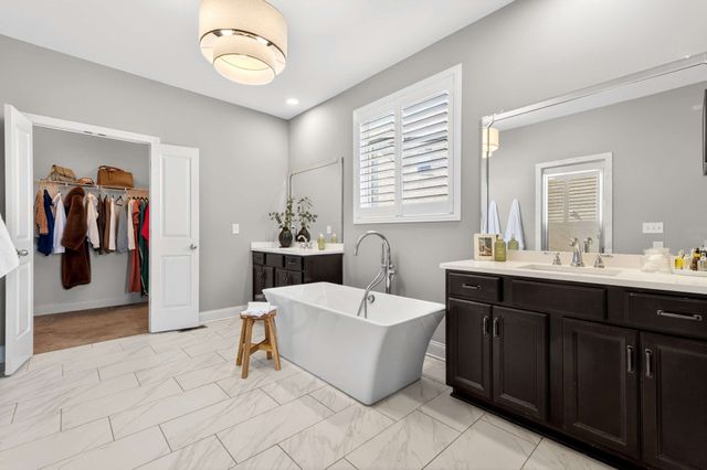 2340 Coppergate Way, Thompsons Station, TN 37179