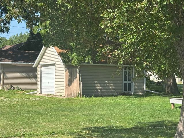 1806 & 1808 Bailey St., Charles City, IA 50616